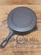 Beautiful Antique gate-marked unknown #9 skillet. Est 1880’s. Left single spout heat ring bottom w/ semi fancy handle