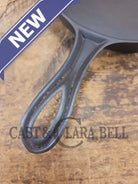 Beautiful Antique gate-marked unknown #9 skillet. Est 1880’s. Left single spout heat ring bottom w/ semi fancy handle