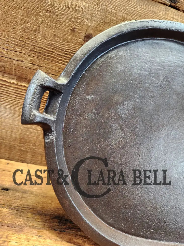 Beautiful Early 1900’S #9 Cast Iron Griddle. Awesome For Pancakes Bacon Baking Etc... Lightweight