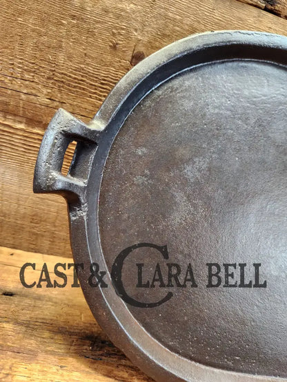 Beautiful Early 1900’S #9 Cast Iron Griddle. Awesome For Pancakes Bacon Baking Etc... Lightweight