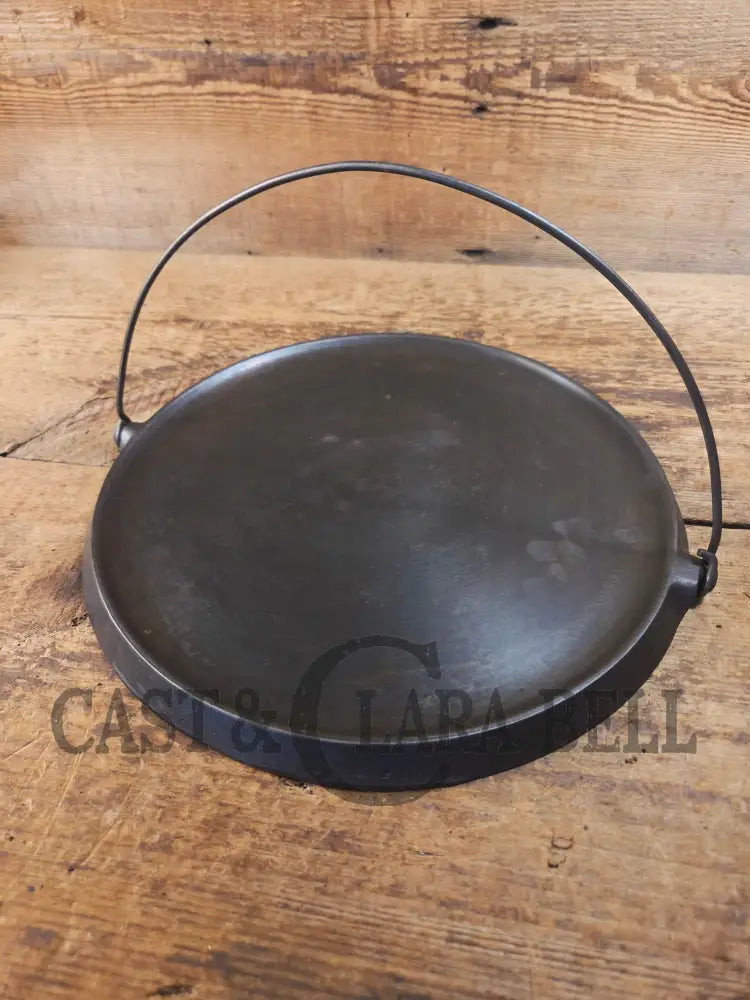 Beautiful!! Early 1920’s Griswold Slant Logo ’Erie’ No. 12 Round Griddle Bailed 741. Perfect Pizza Griddle - Griddle