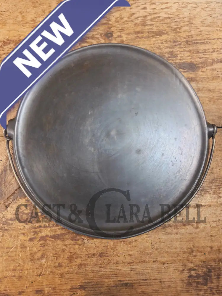 Beautiful!! Early 1920’s Griswold Slant Logo ’Erie’ No. 12 Round Griddle Bailed 741. Perfect Pizza Griddle - Griddle