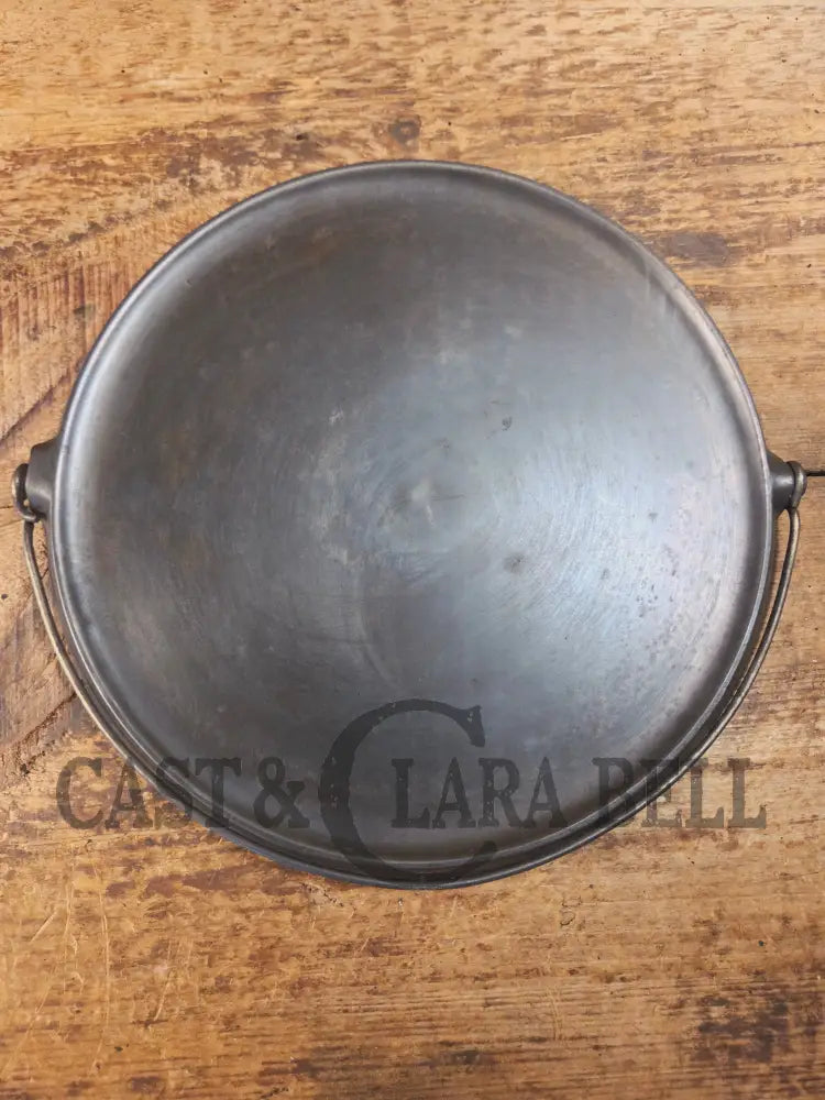 Beautiful!! Early 1920’s Griswold Slant Logo ’Erie’ No. 12 Round Griddle Bailed 741. Perfect Pizza Griddle - Griddle