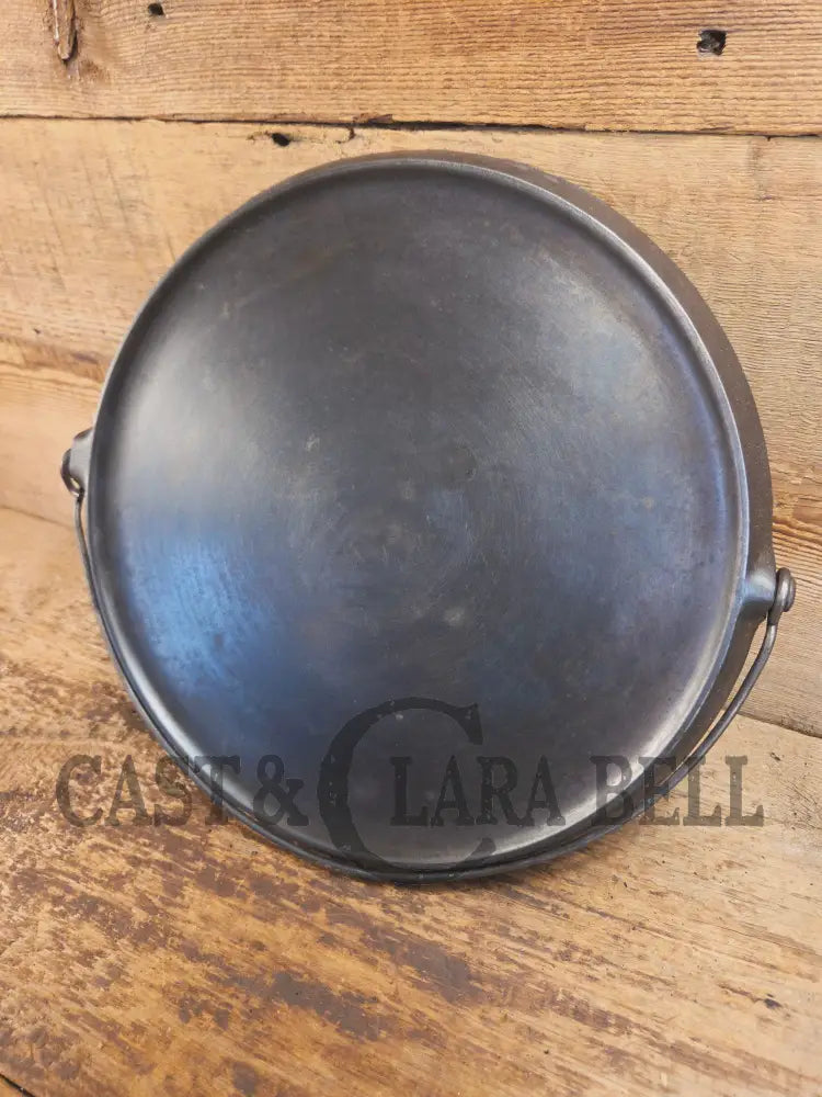 Beautiful!! Early 1920’s Griswold Slant Logo ’Erie’ No. 12 Round Griddle Bailed 741. Perfect Pizza Griddle - Griddle