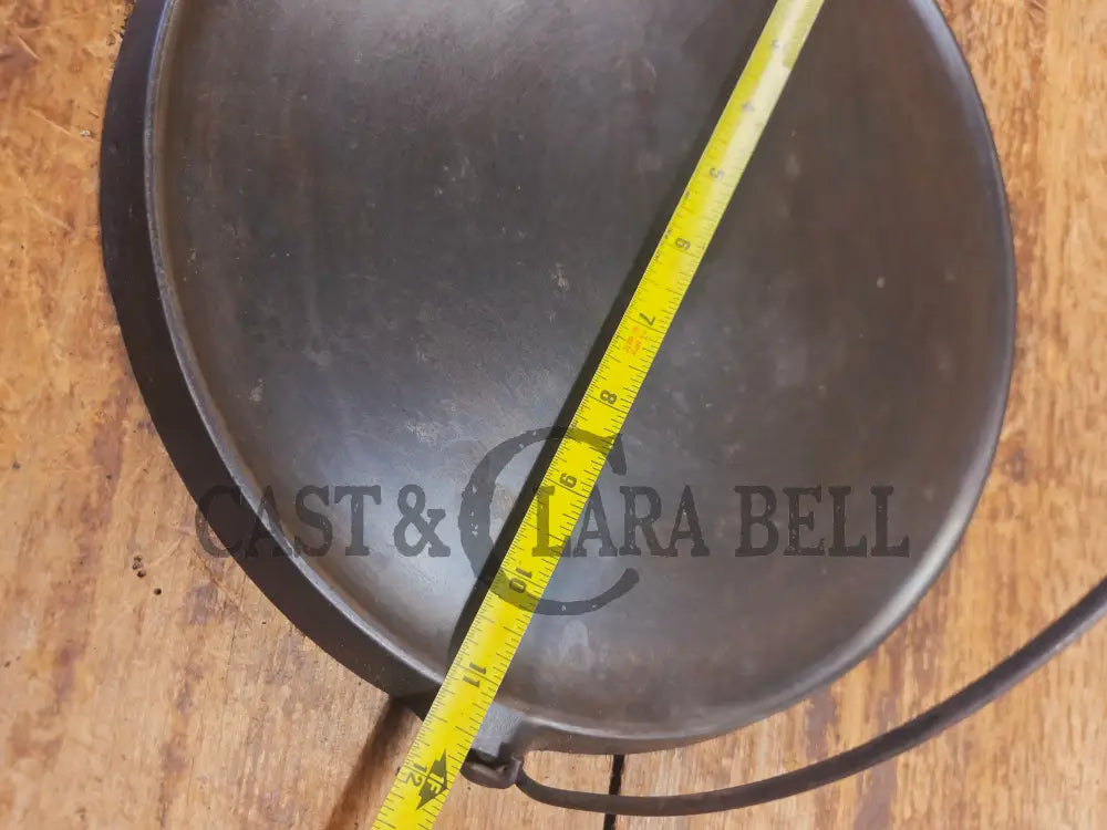 Beautiful!! Early 1920’s Griswold Slant Logo ’Erie’ No. 12 Round Griddle Bailed 741. Perfect Pizza Griddle - Griddle