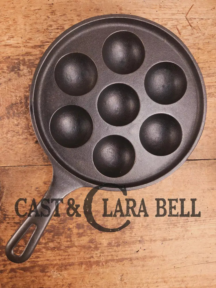 Beautiful early Griswold No. 32 Cast Iron Aebleskiver 962. Awesome poached eggs! Skillet