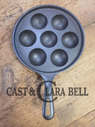 Beautiful early Griswold No. 32 Cast Iron Aebleskiver 962. Awesome poached eggs! Skillet