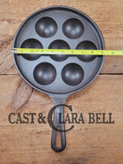 Beautiful early Griswold No. 32 Cast Iron Aebleskiver 962. Awesome poached eggs! Skillet