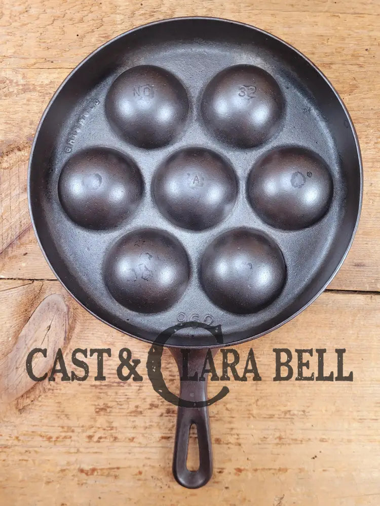 Beautiful early Griswold No. 32 Cast Iron Aebleskiver 962. Awesome poached eggs! Skillet