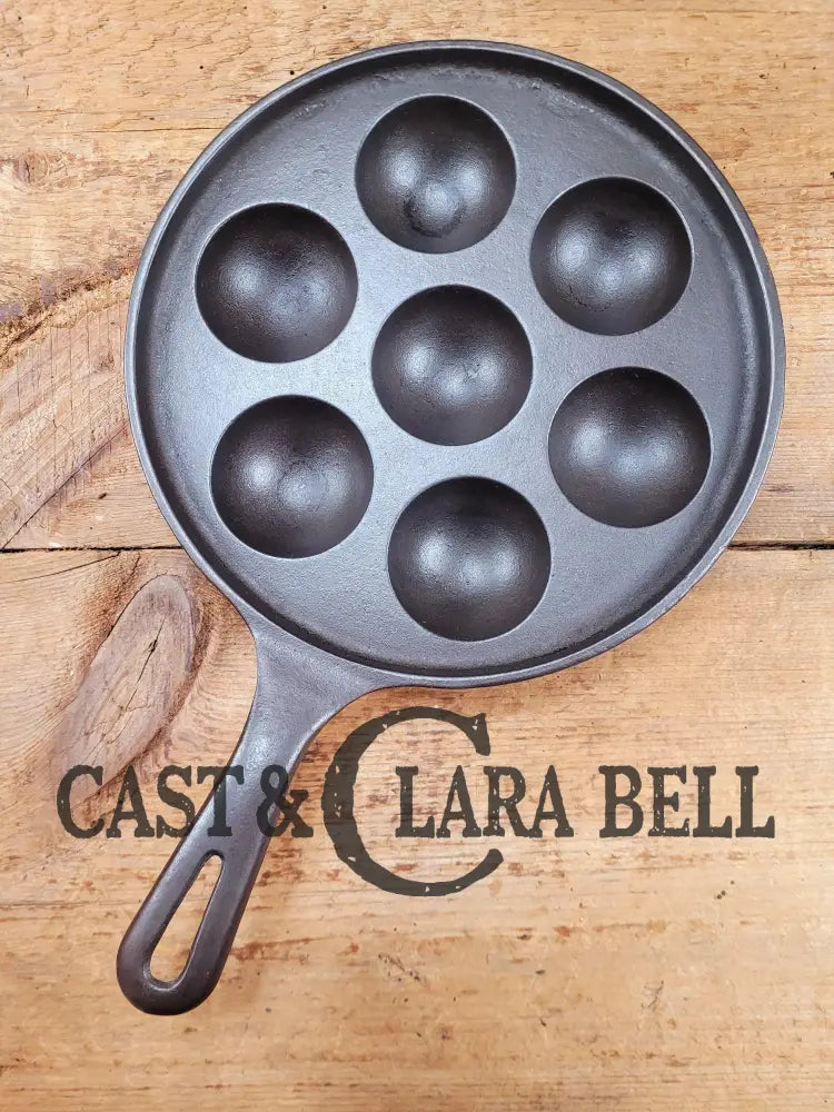 Beautiful early Griswold No. 32 Cast Iron Aebleskiver 962. Awesome poached eggs! Skillet