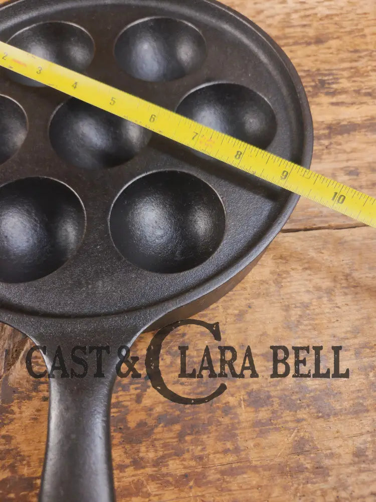 Beautiful early Griswold No. 32 Cast Iron Aebleskiver 962. Awesome poached eggs! Skillet