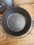 Beautiful & elegant! 1930’s raised logo Wagner Ware #8 Drip Drop Round Roaster #1268 w/ Sawtooth Lid p/n 1268 - Dutch