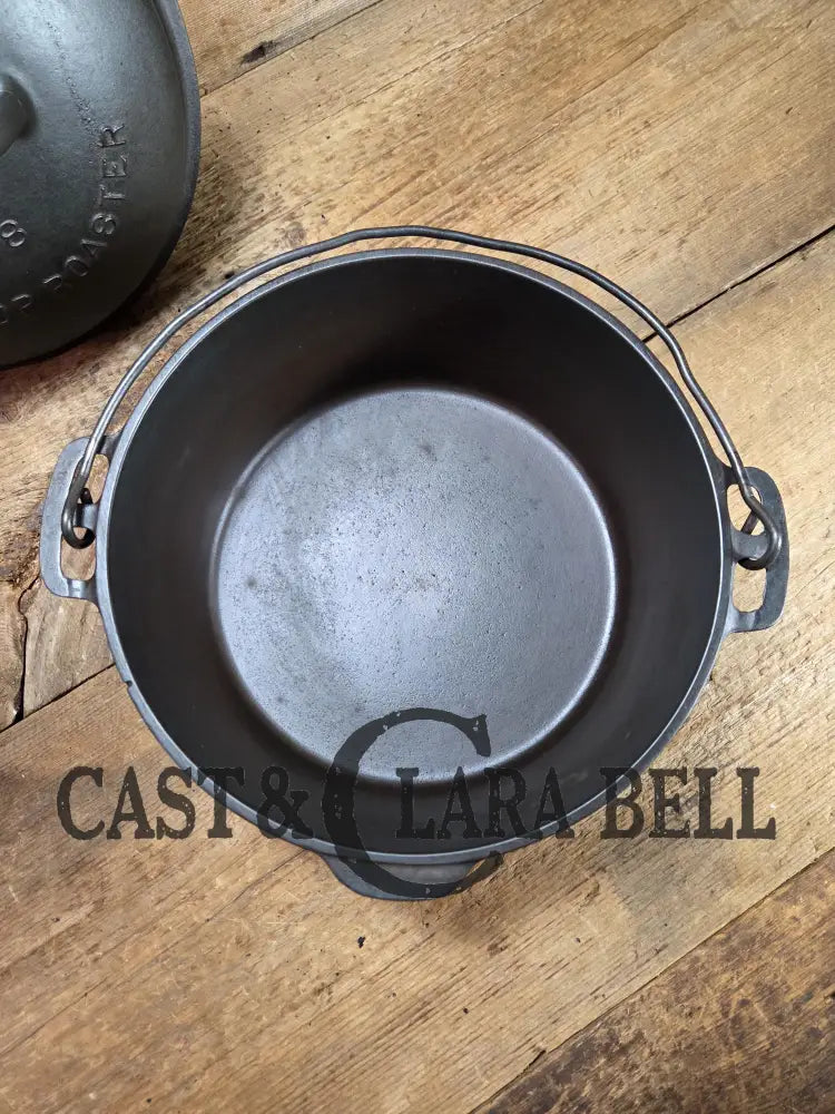 Beautiful & elegant! 1930’s Wagner Ware #8 Drip Drop Roaster #1268 I w/ Sawtooth Lid p/n 1268 Y. Raised Letter lid.