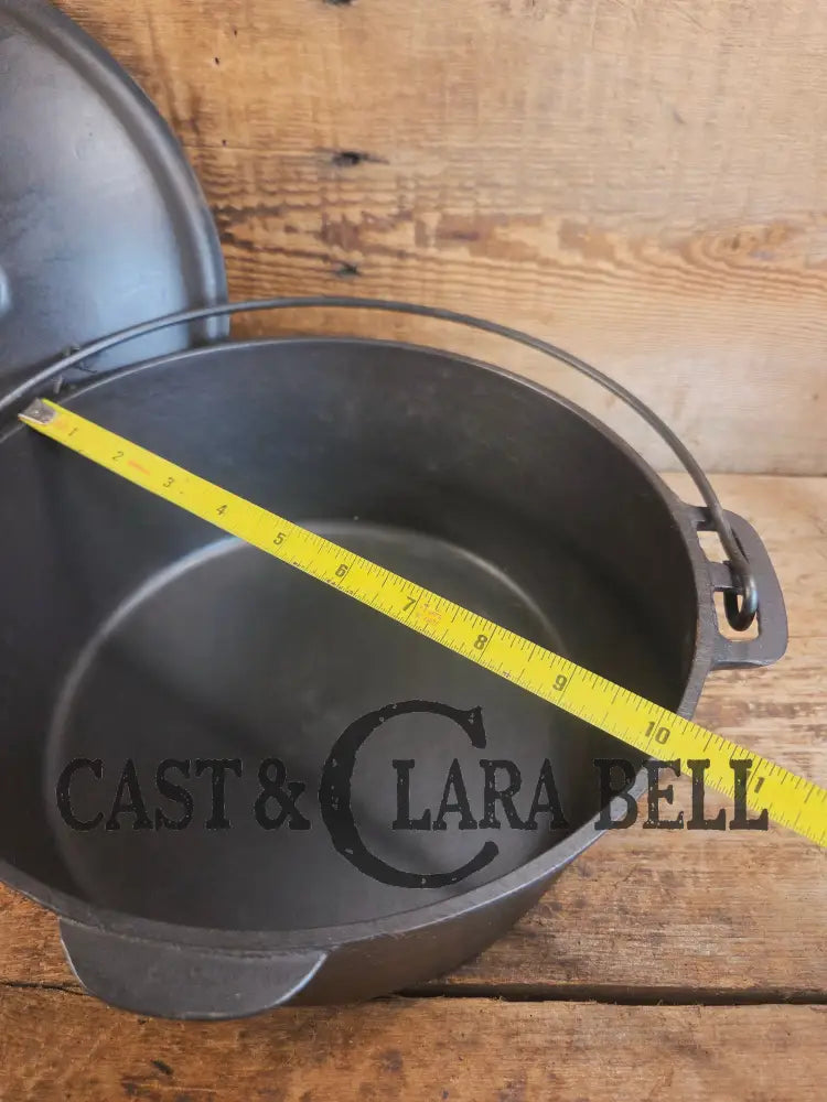 Beautiful & elegant! 1930’s Wagner Ware #8 Drip Drop Round Roaster #1268 w/ Sawtooth Lid p/n 1268 A. Raised Letter lid