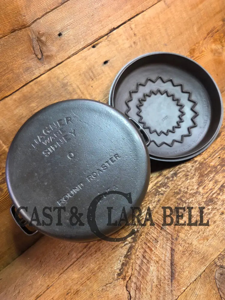 Beautiful elegant and tough to find! 1920’s Wagner Ware #7 Round Roaster with #1267 w/ fully marked Sawtooth Lid Dutch