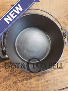 Beautiful elegant and tough to find! 1920’s Wagner Ware #7 Round Roaster with #1267 w/ fully marked Sawtooth Lid