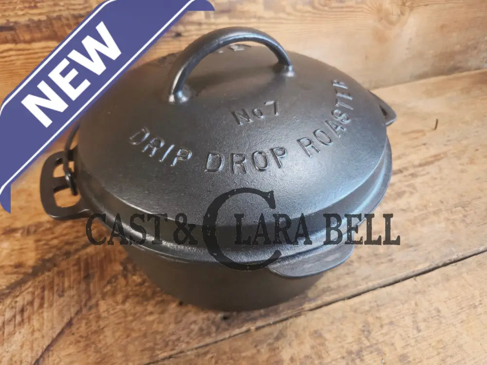 Beautiful elegant and tough to find! 1920’s Wagner Ware #7 Round Roaster with #1267 w/ fully marked Sawtooth Lid