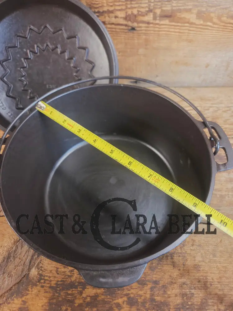 Beautiful elegant and tough to find! 1920’s Wagner Ware #7 Round Roaster with #1267 w/ fully marked Sawtooth Lid