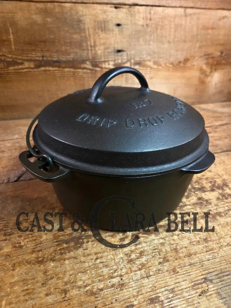 Beautiful elegant and tough to find! 1920’s Wagner Ware #7 Round Roaster with #1267 w/ fully marked Sawtooth Lid Dutch