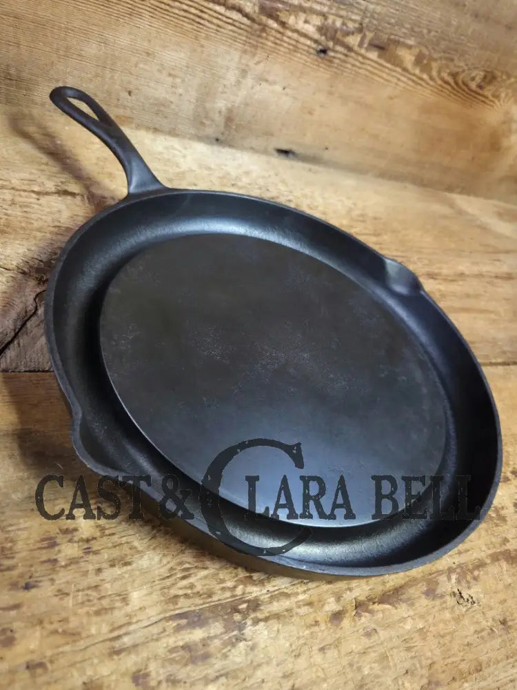 Beautiful gift! Wagner Ware Greaseless Fryer skillet griddle with rim drain 1102 D. Perfect for pancakes or grilled