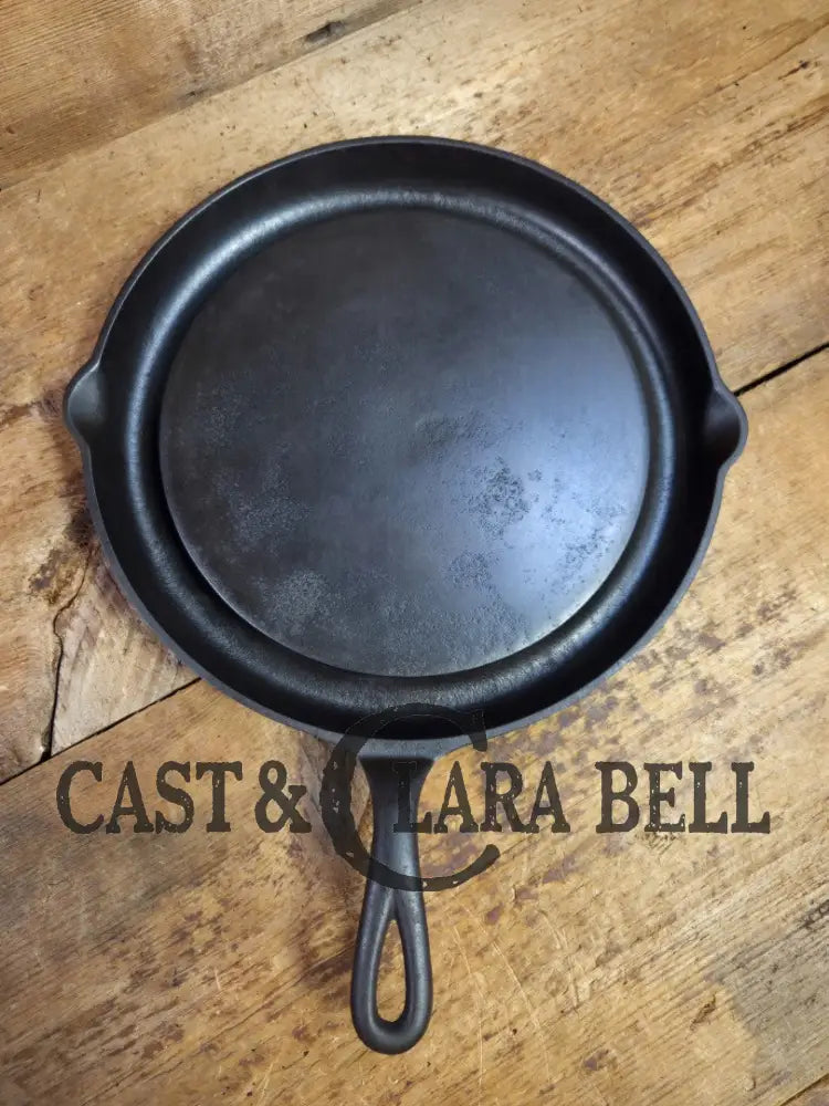 Beautiful gift! Wagner Ware Greaseless Fryer skillet griddle with rim drain 1102 D. Perfect for pancakes or grilled