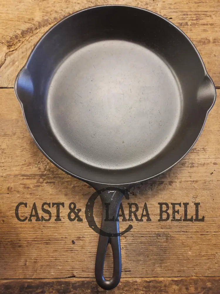 Beautiful! Griswold #7 Skillet with Large Block Logo and Smooth Bottom 701 J. Almost perfect! Skillet