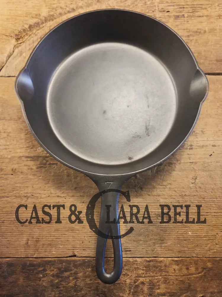 Beautiful! Griswold #7 Skillet with Large Block Logo and Smooth Bottom 701. Restored and Ready to Use! Skillet