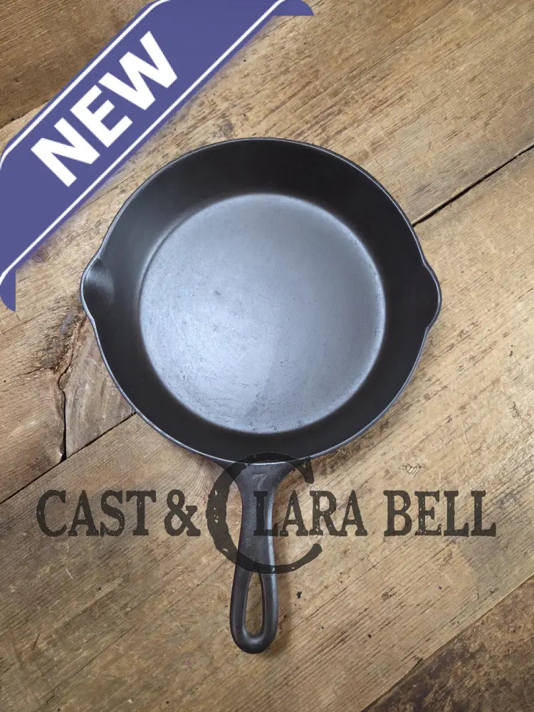 Beautiful! Griswold #7 Skillet with Large Block Logo and Smooth Bottom 701. Restored and Ready to Use! Skillet