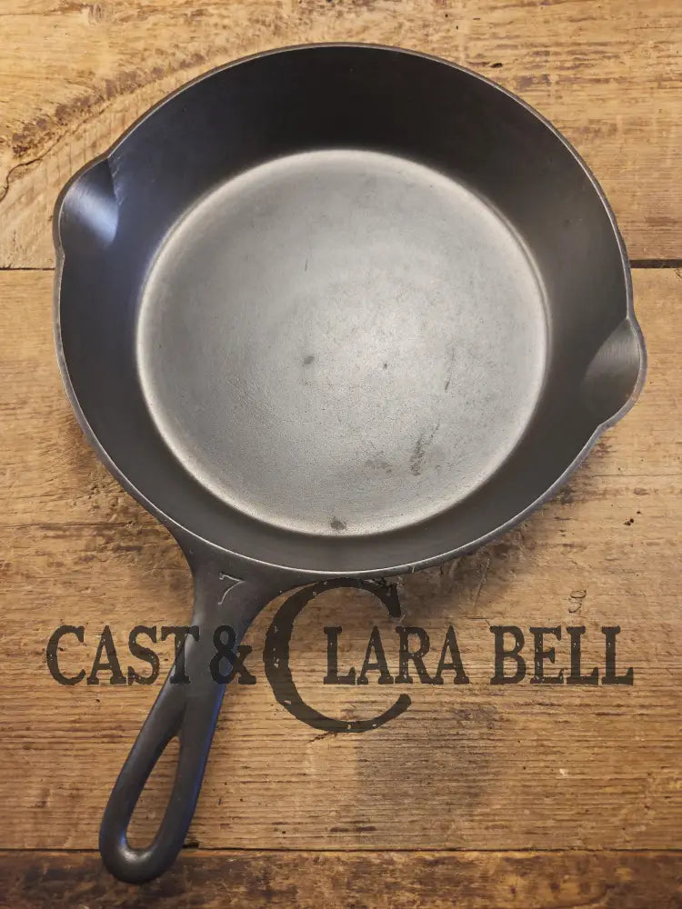 Beautiful! Griswold #7 Skillet with Large Block Logo and Smooth Bottom 701. Restored and Ready to Use! Skillet