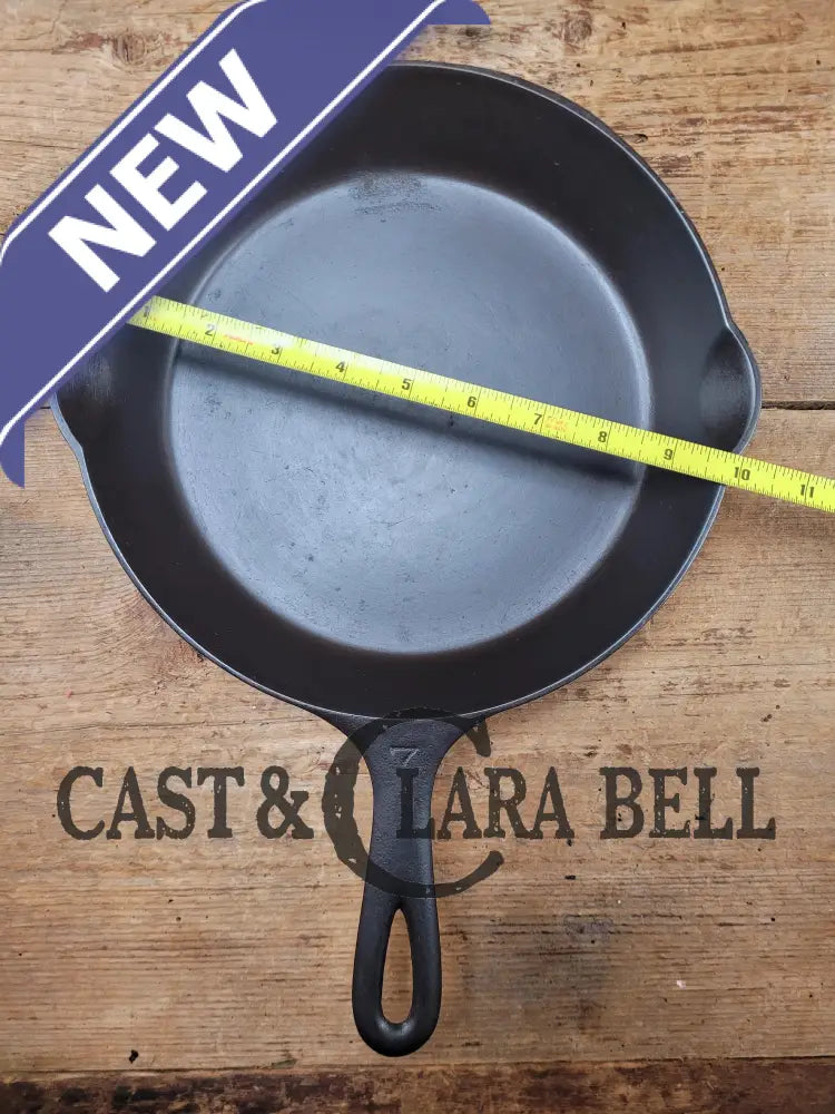Beautiful! Griswold #7 Skillet With Large Block Logo And Smooth Bottom 701. Restored Ready To Use!