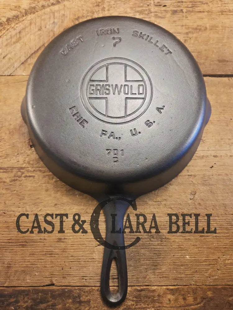 Beautiful! Griswold #7 Skillet with Large Block Logo and Smooth Bottom 701. Restored and Ready to Use! Skillet
