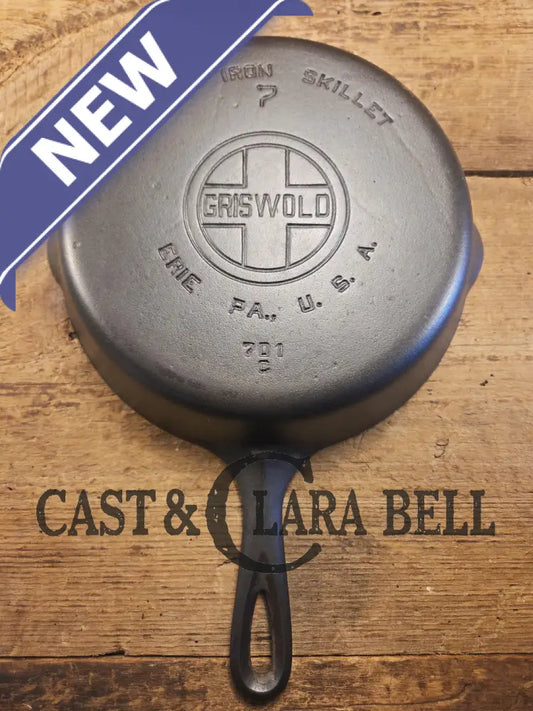 Beautiful! Griswold #7 Skillet with Large Block Logo and Smooth Bottom 701. Restored and Ready to Use! Skillet