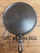 Beautiful Griswold #9 Round Griddle with Large Block Logo 609. Mint Amazing piece for your kitchen! Griddle