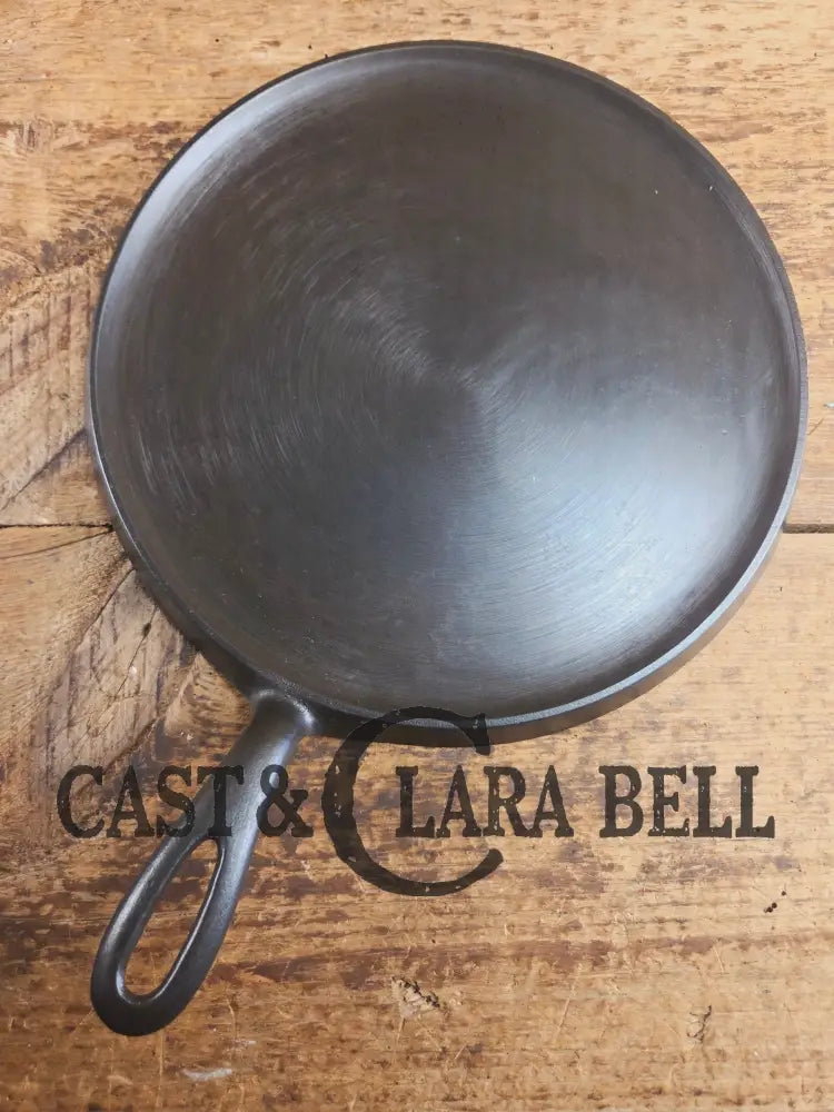 Beautiful Griswold #9 Round Griddle with Large Block Logo 609. Mint Amazing piece for your kitchen! Griddle