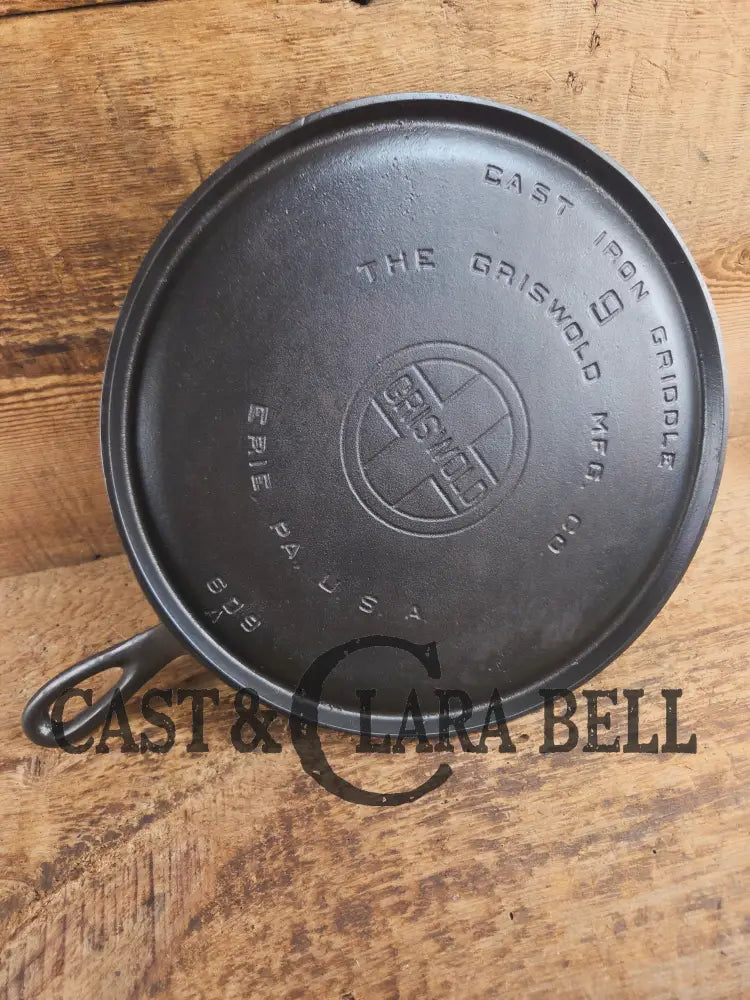 Beautiful Griswold #9 Round Griddle with Large Block Logo 609. Mint Amazing piece for your kitchen! Griddle