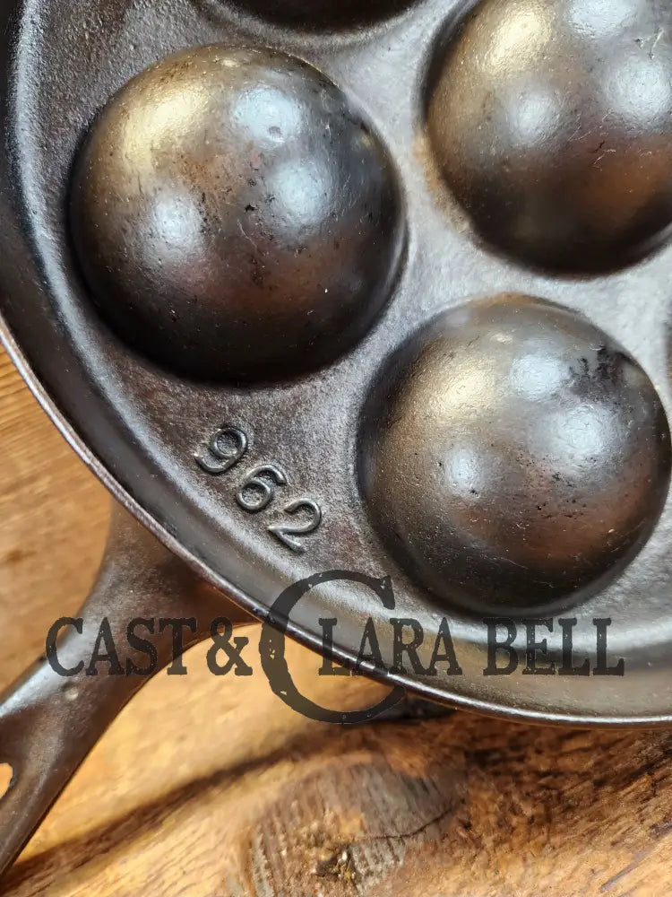 Beautiful Griswold No. 32 Cast Iron Aebleskiver 962. Awesome Poached Eggs! Skillet