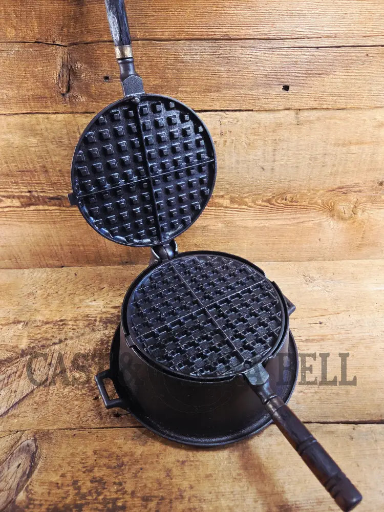 Beautiful Illinois made 1920’s Stover No. 8 Waffle Iron w/ HTF Tall Base! Original wood handles Waffle Iron