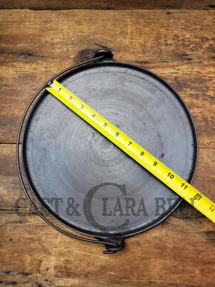 Beautiful Late 1800’S Gate Marked Bailed Griddle. Great For Pizzas Pancakes Or Omelettes On The