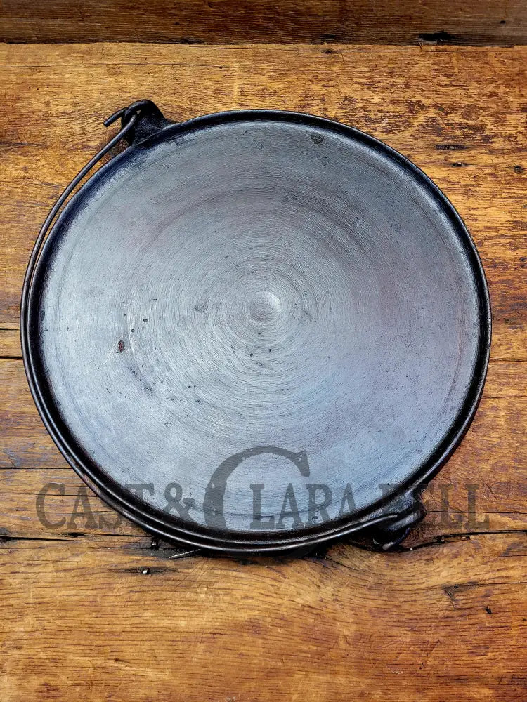 Beautiful Late 1800’S Gate Marked Bailed Griddle. Great For Pizzas Pancakes Or Omelettes On The