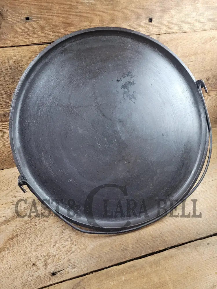 Beautiful Late 1800’S Size 14 Gate Marked Bailed Griddle. Great For Pizzas Pancakes Or Omelettes
