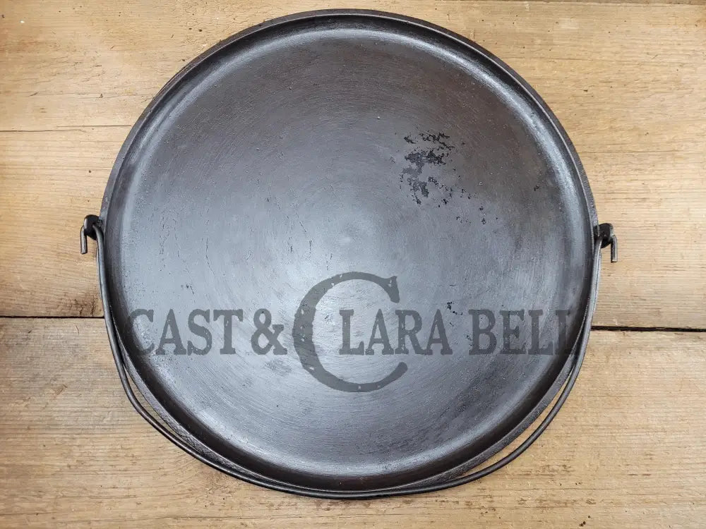 Beautiful Late 1800’S Size 14 Gate Marked Bailed Griddle. Great For Pizzas Pancakes Or Omelettes