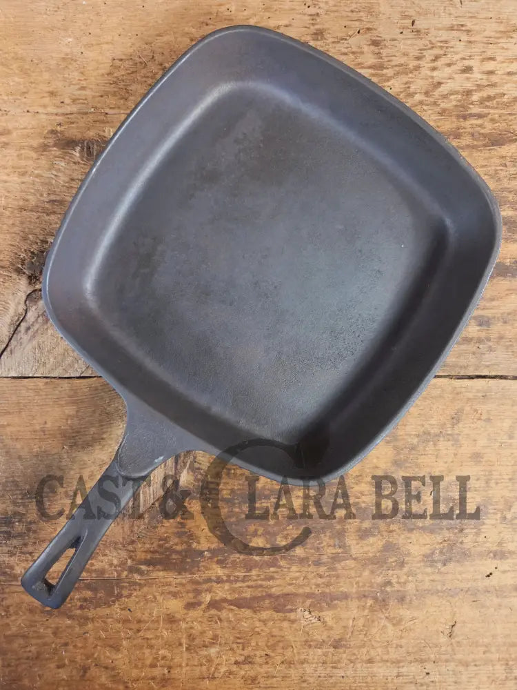 Beautiful later series Wagner Square Skillet Fully Restored and Ready to Go. Perfect for breakfasts frying and