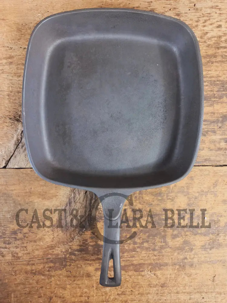 Beautiful later series Wagner Square Skillet Fully Restored and Ready to Go. Perfect for breakfasts frying and