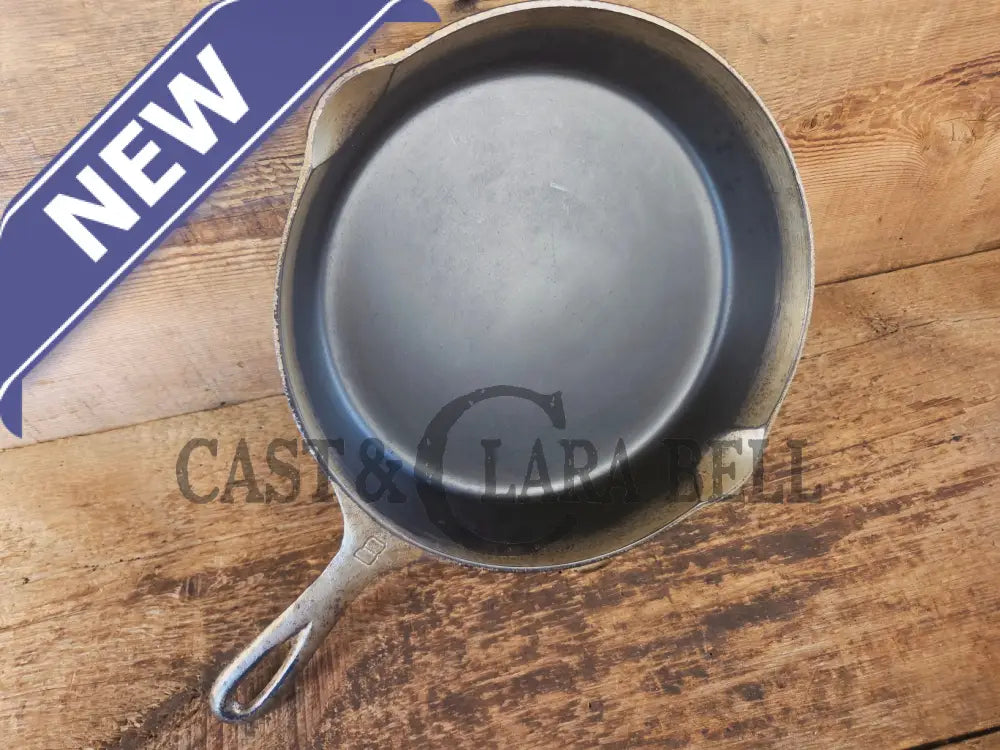 Beautiful patina! 1920’s Griswold #8 Skillet with Large Block Logo and Smooth Bottom 704 N - Skillet