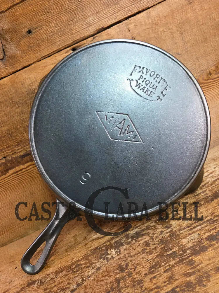 Beautiful piece! 1920’s Favorite Piqua Miami Dual Logo #9 cast iron Skillet with Heat Ring Skillet