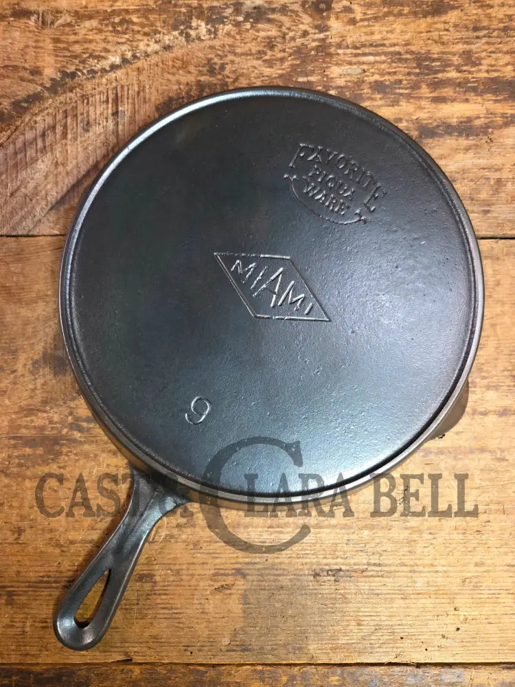 Beautiful piece! 1920’s Favorite Piqua Miami Dual Logo #9 cast iron Skillet with Heat Ring Skillet