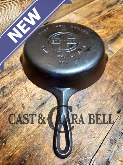 Beautiful piece! 1920’s Griswold #6 Skillet with Large Block Logo 699. Perfect for saute’s and sides. Restored and