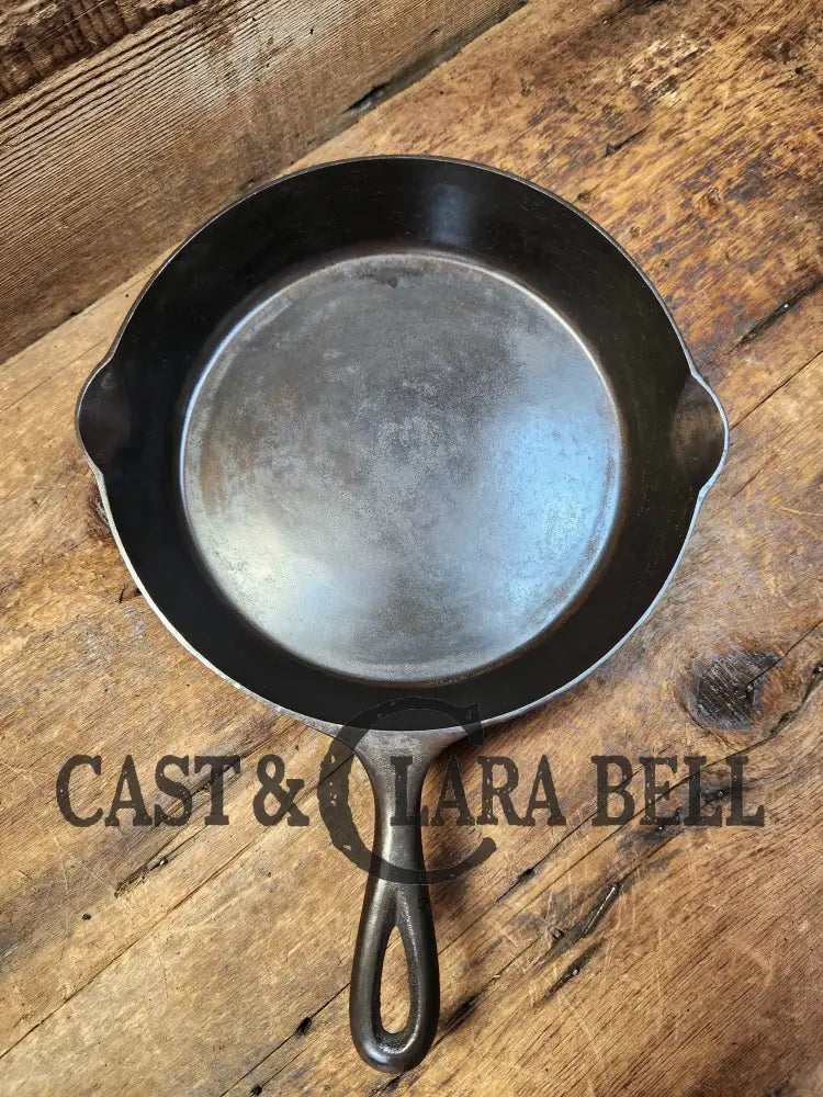 Beautiful! The Classic #8 Favorite Made Puritan No. 8 Cast Iron Skillet W Heat Ring! Unique Handle