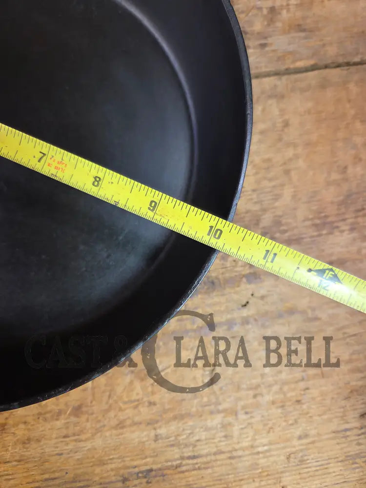 Beautiful! The Classic #8 Favorite made Puritan No. 8 ’F’ cast iron skillet Skillet