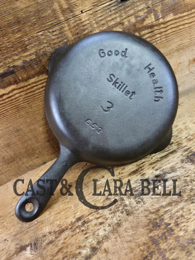 Beautifully unique Griswold’s Good Health #3 ’Egg’ Skillet 653.